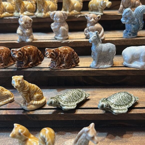 Vintage Wade England Whimsies Collection of 37  & Display - Picture 5 of 12